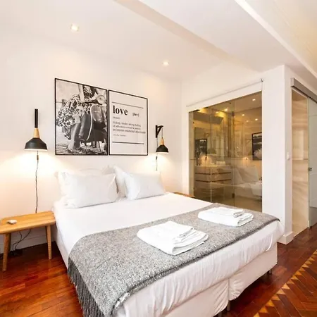 Fabulouse In The Center Of *