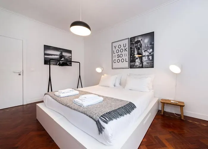 Fabulouse In The Center Of Апартаменти Лісабон